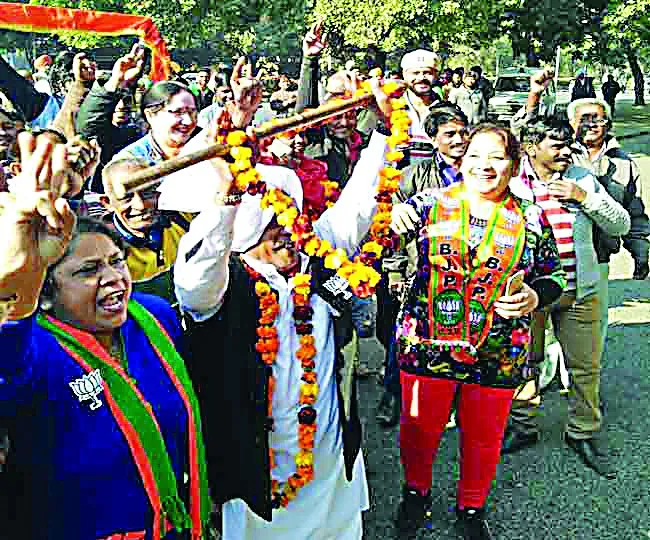 नगर निगम चुनाव: कमल खिला, कांगे्रस बुरी तरह पिटी