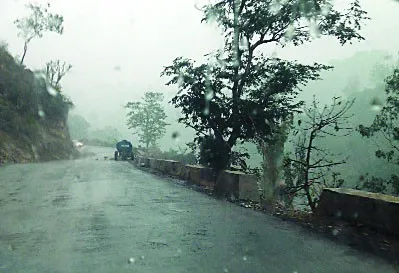 कंडी क्षेत्र में हलकी बारिश, ठिठुरन बढ़ी