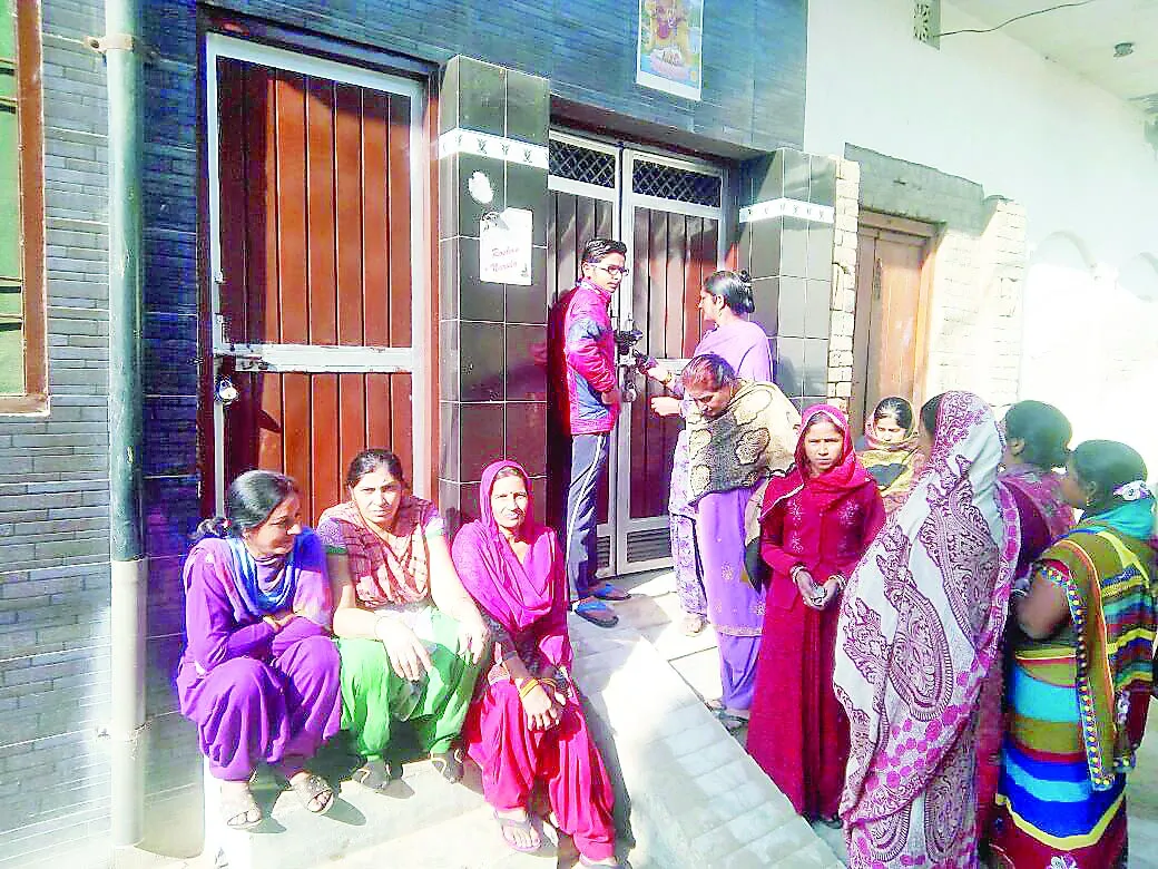 कमेटी के 40 लाख लेकर महिला फरार