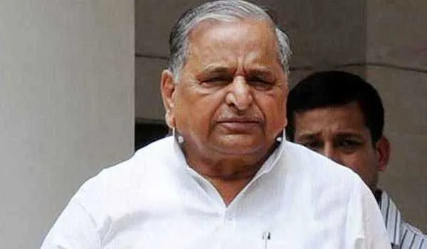लाख टके का सवाल, संक्रमणकाल से गुजर रही सपा को सियासी भंवर से कैसे निकालेंगे मुलायम