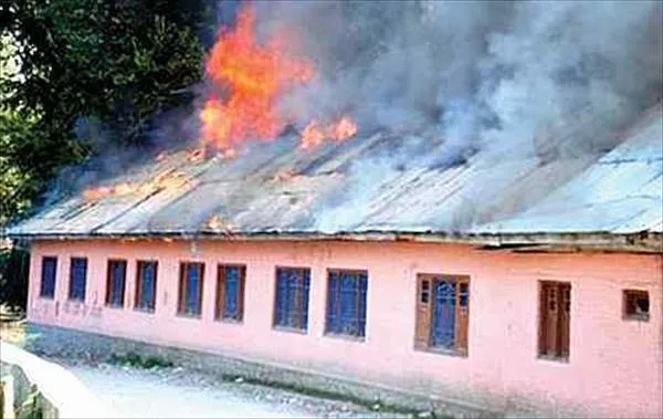 स्कूलों को जला देने से पढ़ने की सोच नहीं जल जाती