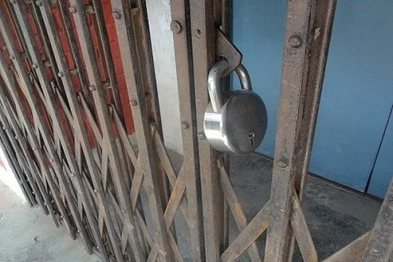 शोभासर उप स्वास्थ्य केंद्र पर मिला ताला