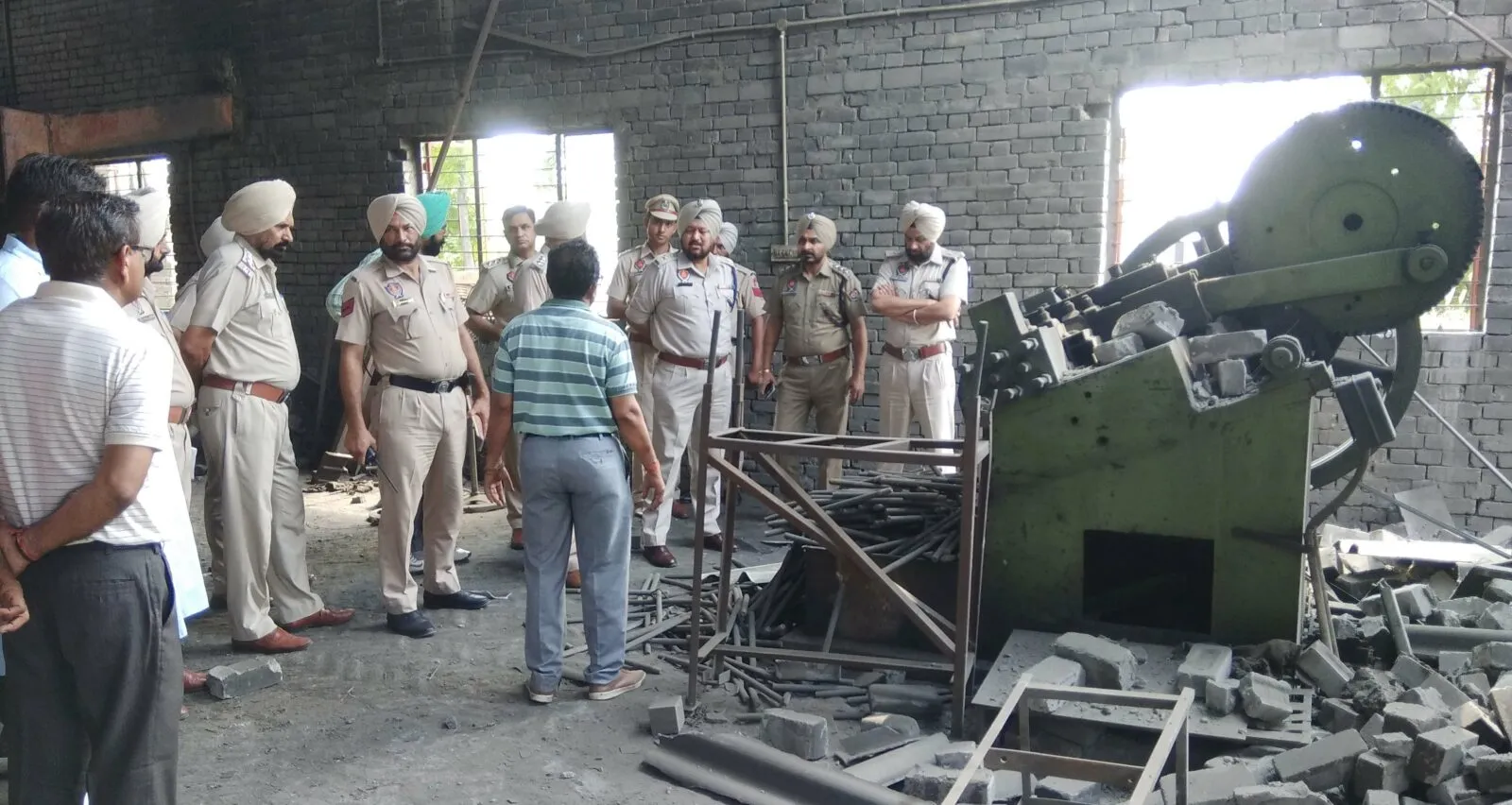 लोहा फैक्ट्री में पंप फटने से 3 की मौत, 2 घायल