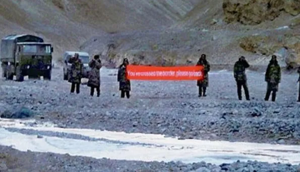 चीन की दोगली नीति , बॉर्डर पर फिर दिखाई दादागिरी