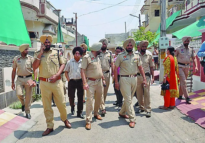 इंजीनियर बेटे ने की खुदकुशी, पिता गिरफ्तार