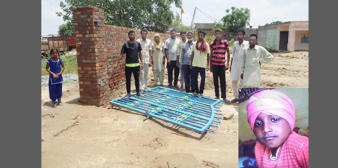 स्कूल का गेट गिरने से बच्चे की मौत