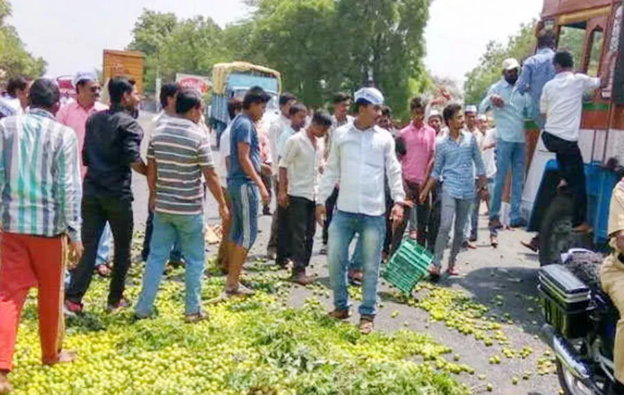 महाराष्ट्र में किसानों की हड़ताल खत्म