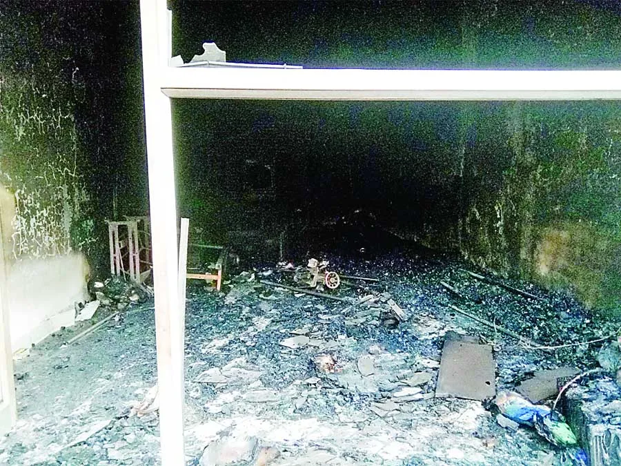 कारीगर ने दुकान में लगाई आग, काबू