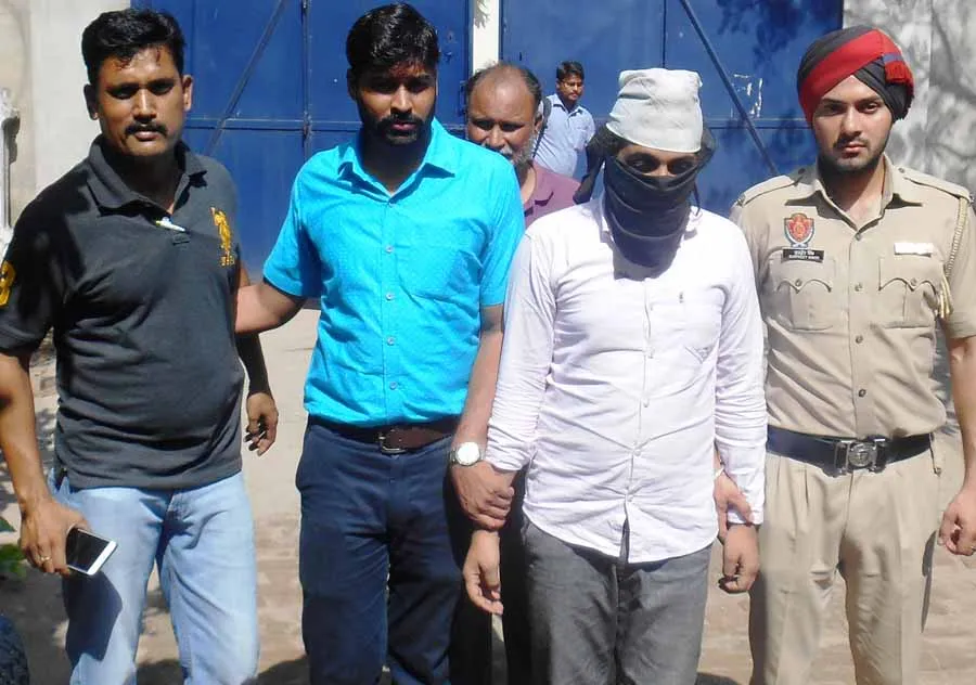 नौकरी दिलाने का झांसा देकर 18 लोगों से ठगे 16 लाख