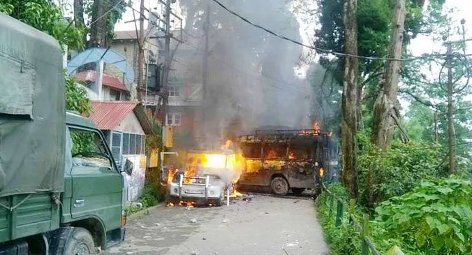 गोरखालैंड समस्या में ममता को धैर्य से काम लेना होगा