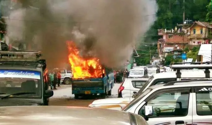 गोरखालैंड मांग की धधकती आग