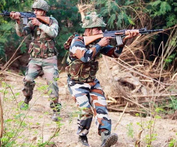 आतंकियों की घुसपैठ की कोशिश नाकाम, 14 आतंकी मारे