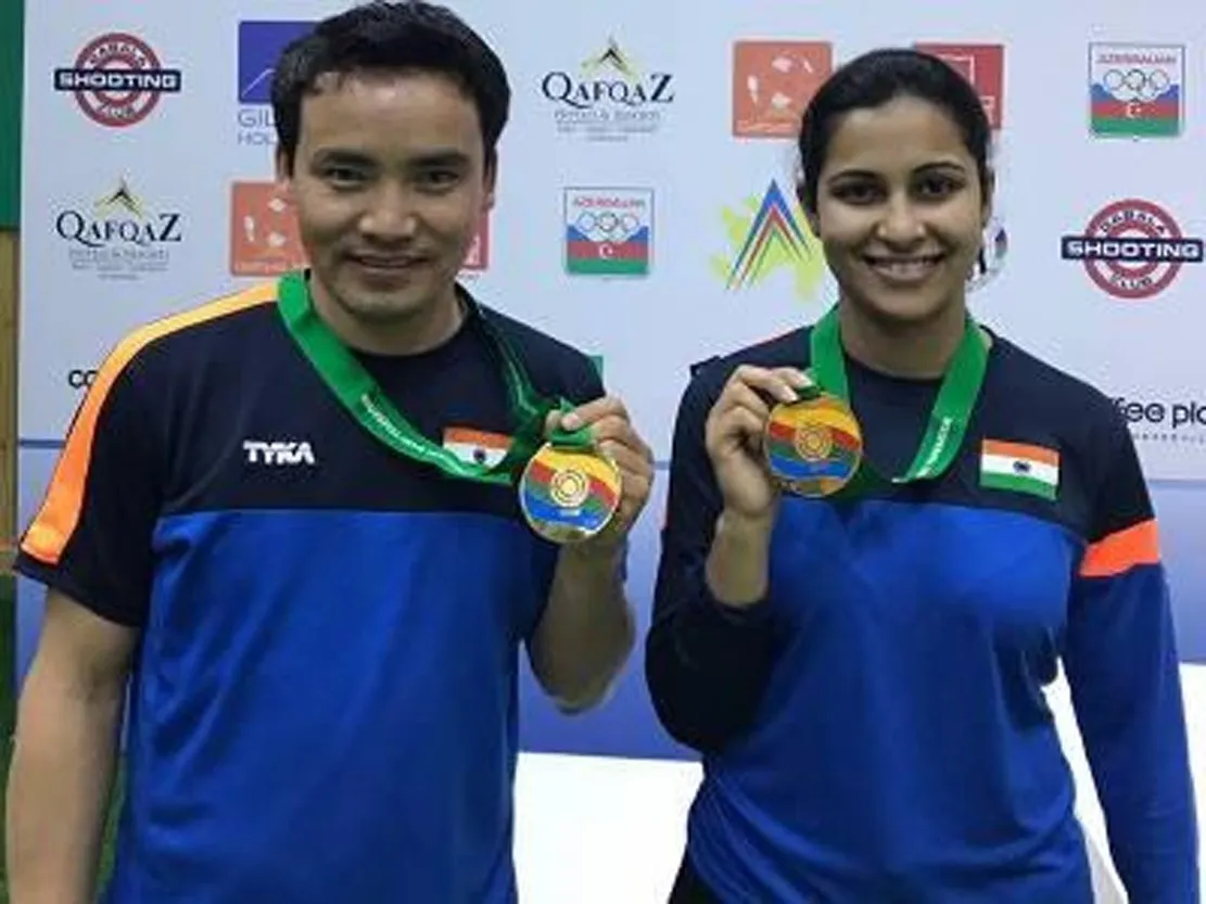 जीतू और हीना ने जीता मिश्रित टीम गोल्ड