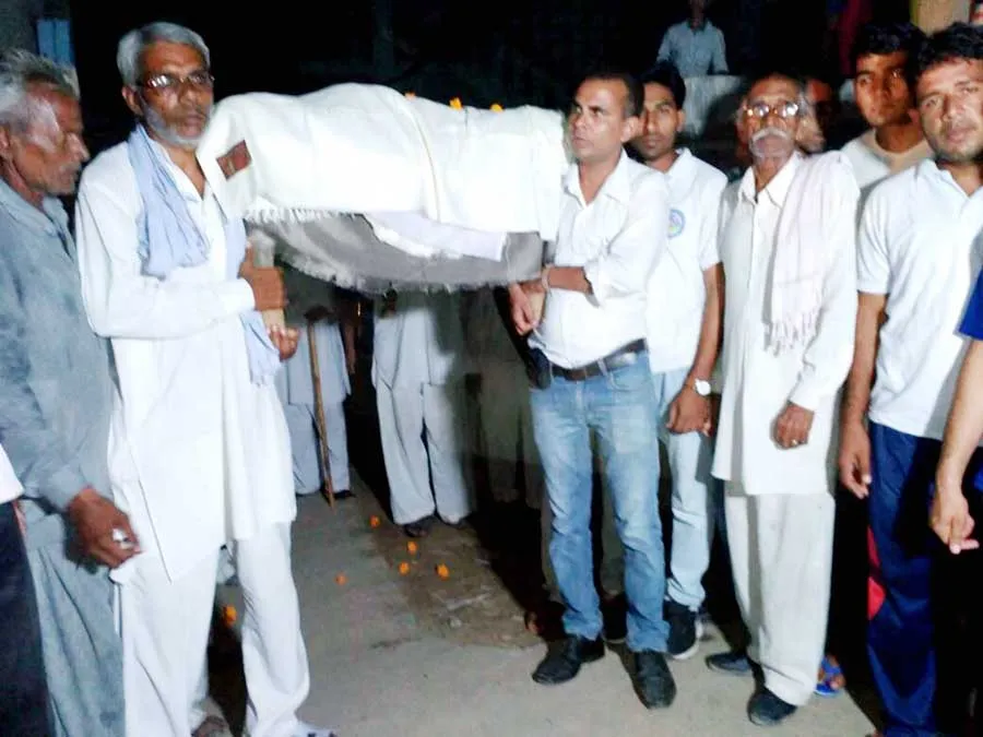 मेडिकल रिसर्च के लिए फूलचन्द की मृत देह दान