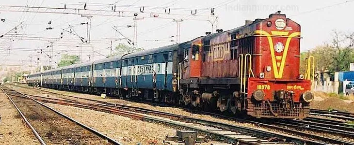 GST: महंगा होगा रेल किराया