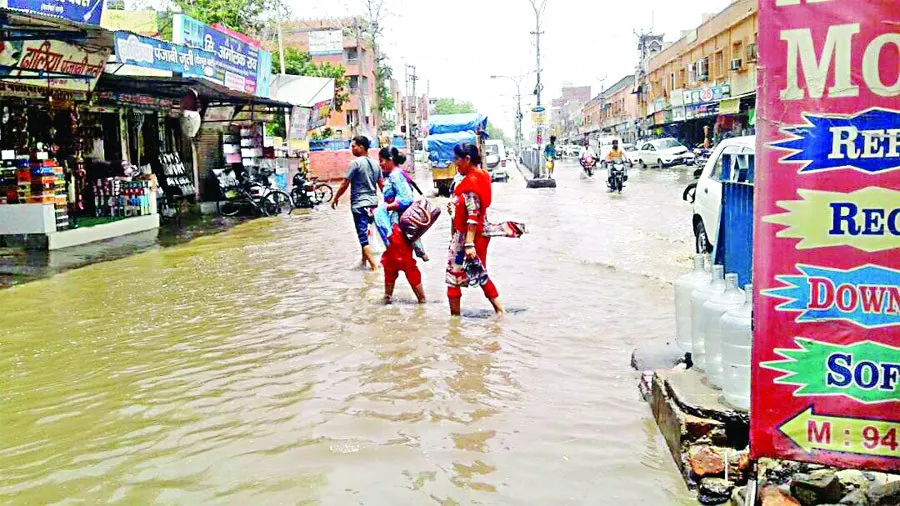 कहीं रिमझिम तो कहीं झमाझम