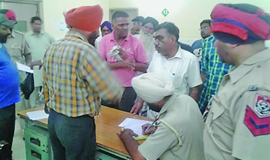 एक्टिवा व फॉर्च्यूनर की टक्कर, दो की मौत