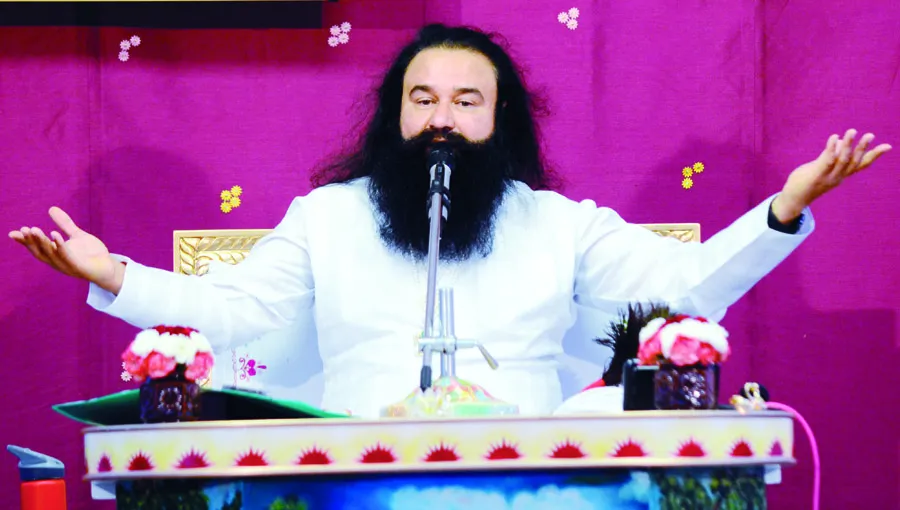 जिंदगी का तजुर्बा है बुजुर्गों के पास, निरादर न करें: पूज्य गुरु जी