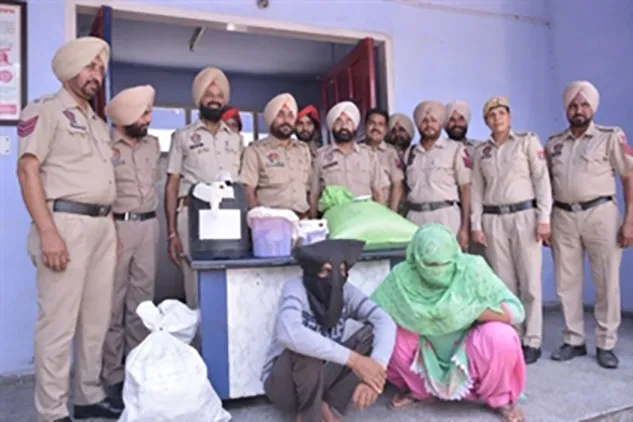 दही भल्ले की रेहड़ी लगाने वाले पति-पत्नी निकले तस्कर