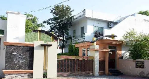 शराबबंदी की उम्मीदें खत्म, अब हाईवे पर चलेंगे मयखाने