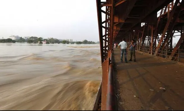 बाढ़ का खतरा, भारी बारिश के बाद यमुना का जलस्तर बढ़ा