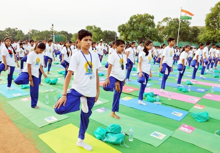स्वास्थ्य के लिए वरदान है योगासन