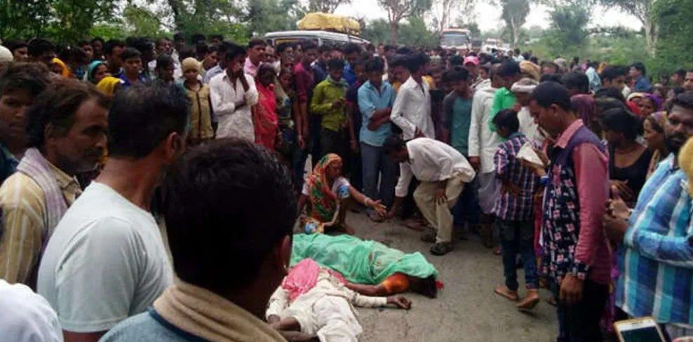 क्रूजर ने ऑटो को मारी टक्कर, महिला सहित चार लोगों की मौत