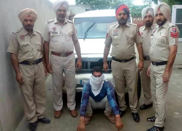 70 पेटी शराब सहित गाड़ी चालक काबू