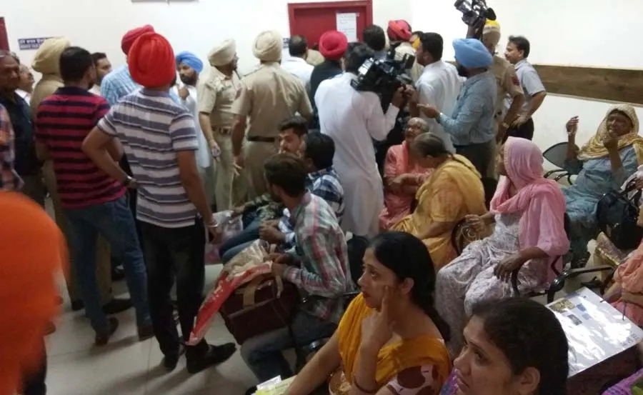 मंत्री के दौरे ने बिगाड़ा कैंसर मरीजों का स्वास्थ्य