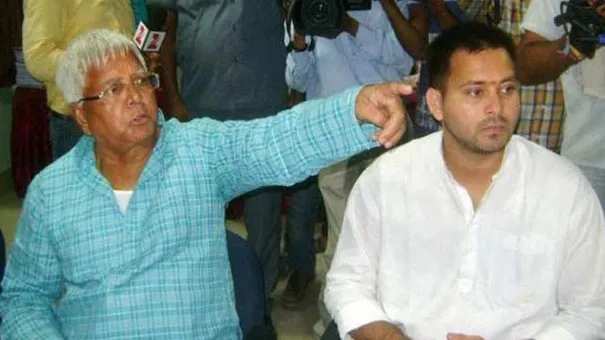 जेडीयू की मीटिंग आज, लालू परिवार पर छापे को लेकर हो सकती है चर्चा