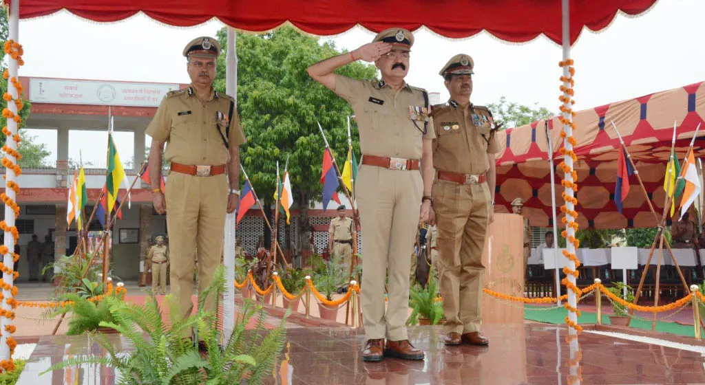 संविधान की शपथ याद रखे नई युवा पीढ़ी: महानिदेशक