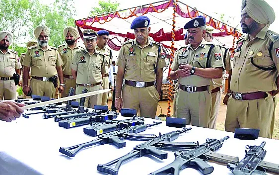 सोशल मीडिया बन रहा आतंक का माध्यम