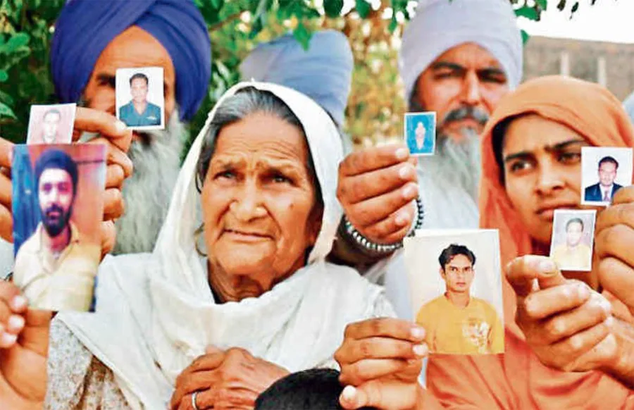 राजनीति की बजाए संयम की आवश्यकता