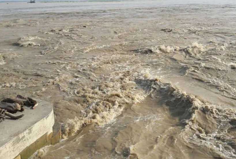बारिश से जनजीवन अस्तव्यस्त, अब तक 36 की मौत