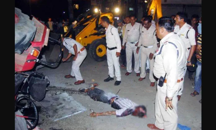 हादसे में ट्रैक्टर के निचे दबा 27 साल का कैलाश, मौत