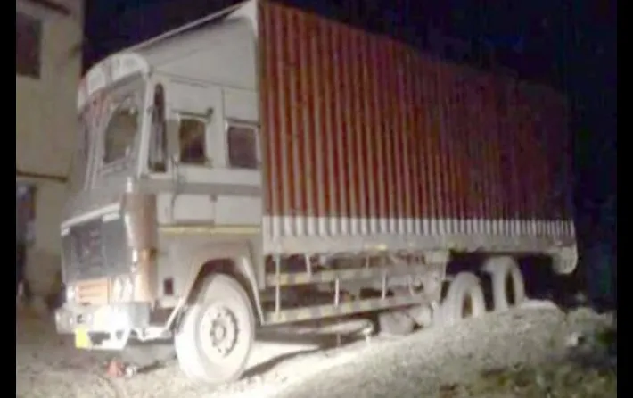 25 लाख की शराब सहित कंटेनर जब्त