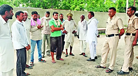 पूर्व सैनिक ने निगला जहर, खेतों में मिला शव