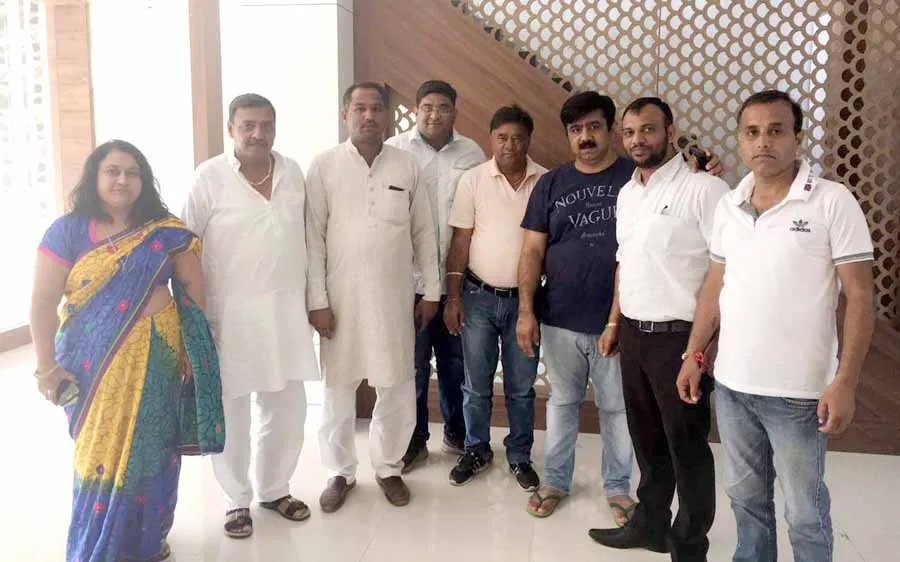 दस पार्षदों ने खोला नप प्रधान के खिलाफ मोर्चा
