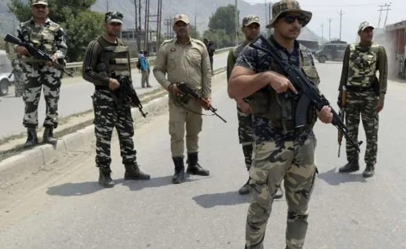आर्मी के काफिले पर आतंकी हमला, 2 आतंकी ढेर