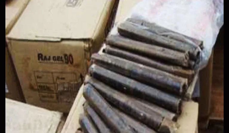 ठाणे में छापे के दौरान भारी मात्रा में विस्फोटक बरामद, तीन गिरफ्तार