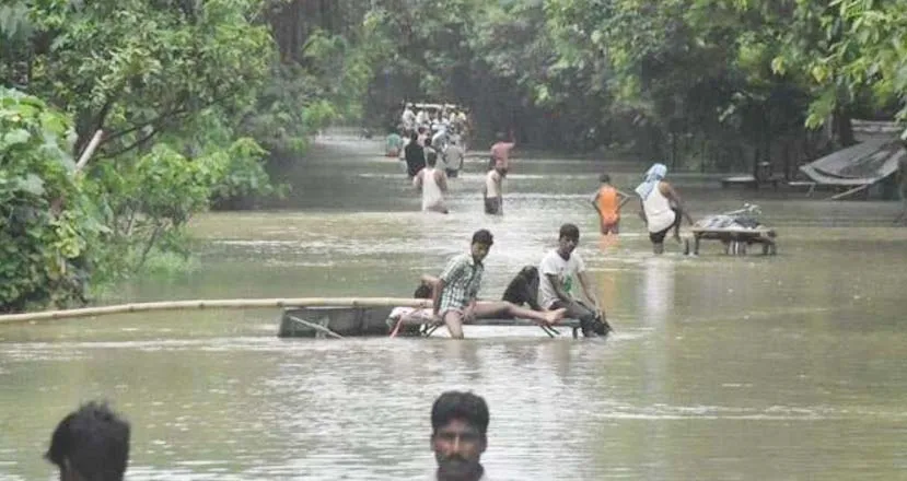 बिहार: 9 नदियां उफान पर, अब तक 153 की मौत
