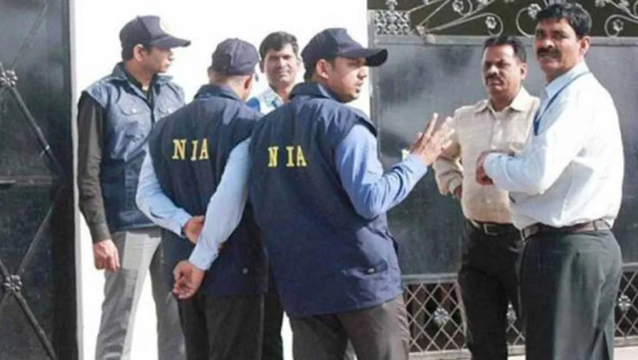 टेरर फंडिंग: कश्मीर में 12 जगहों पर NIA के छापे, 7 अलगाववादी नेता गिरफ्तार