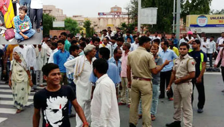 नवजात की मौत पर भड़के परिजन