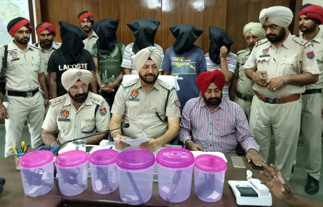 डकैती की योजना बनाते पांच गिरफ्तार