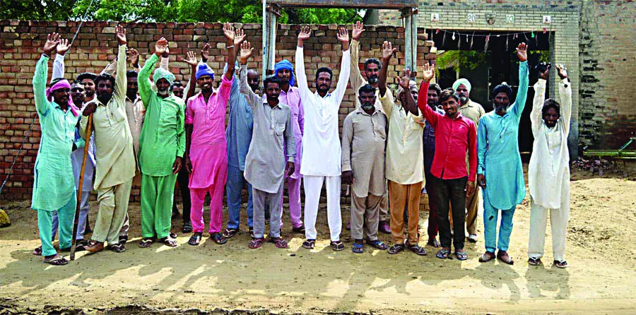 बिजली विभाग के खिलाफ प्रदर्शन