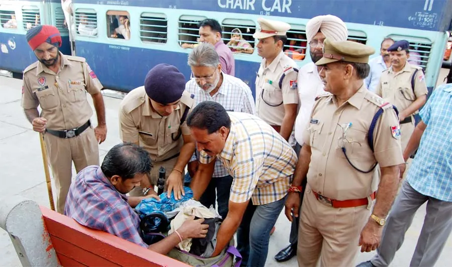 आजादी दिवस को लेकर पुलिस ने छाना चप्पा-चप्पा