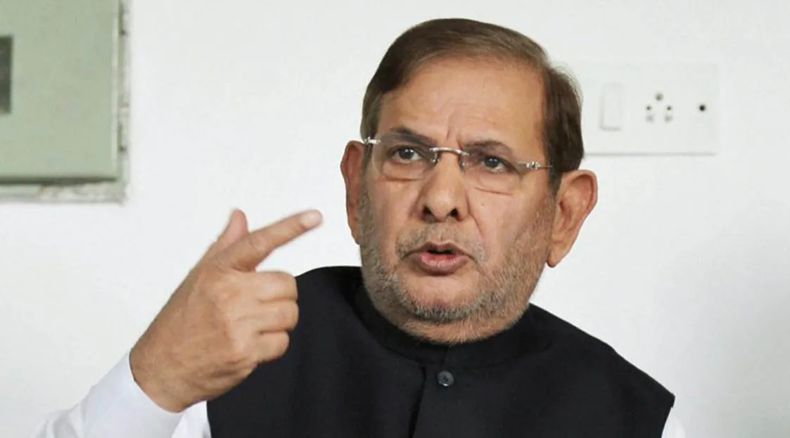 शरद यादव को राज्यसभा में नेता पद से हटाया