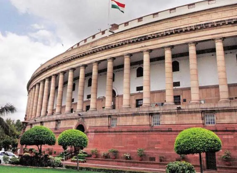विरोधी ब्यानबाजी तक न सीमित हो राजनीति