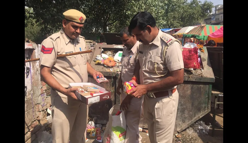 छापेमारी: भारी मात्रा में पटाखे बरामद