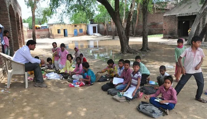 सरकारी स्कूल बंद करके जिम्मेदारी से भागी पंजाब सरकार